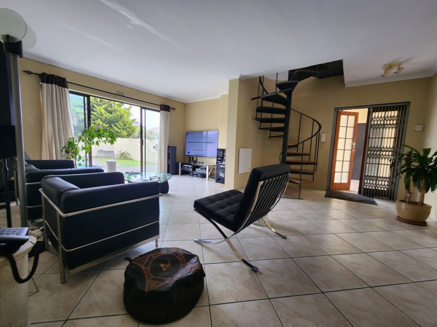 4 Bedroom Property for Sale in Blouberg Rise Western Cape